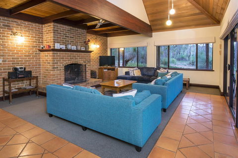 A Hidden Bush Delight - Accommodation in Surfers Paradise 14