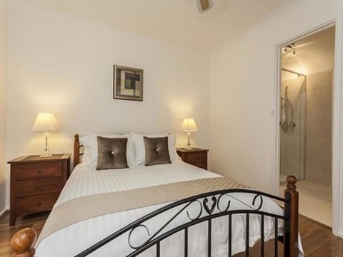 Attadale Excutive Villa - Accommodation in Surfers Paradise 13