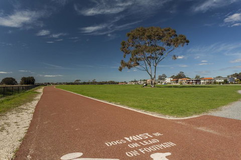 Attadale Excutive Villa - Accommodation in Surfers Paradise 2