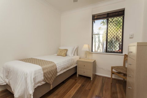 Attadale Excutive Villa - Accommodation in Surfers Paradise 16