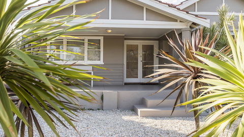 Leisurely Manor - Spacious Three Bedroom Home In Fremantle - Accommodation in Surfers Paradise 0