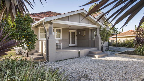 Leisurely Manor - Spacious Three Bedroom Home In Fremantle - Accommodation in Surfers Paradise 16