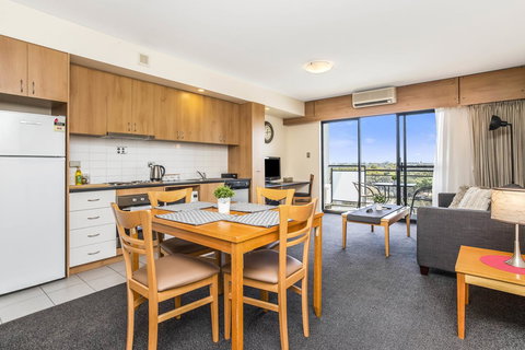 508 Stupendous Sunsets & Views Pool Gym Parking - Accommodation in Surfers Paradise 10