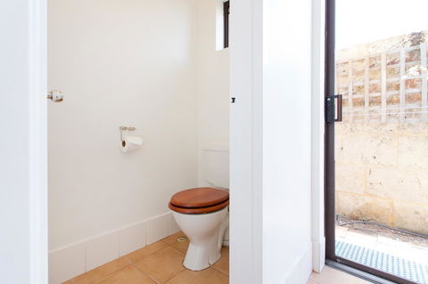 Monument Hill Townhouse - Fremantle - Accommodation in Surfers Paradise 21