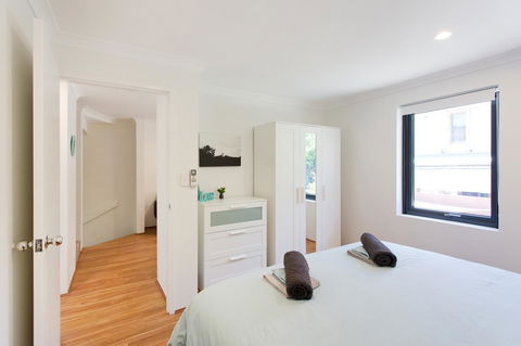 Monument Hill Townhouse - Fremantle - Accommodation in Surfers Paradise 8