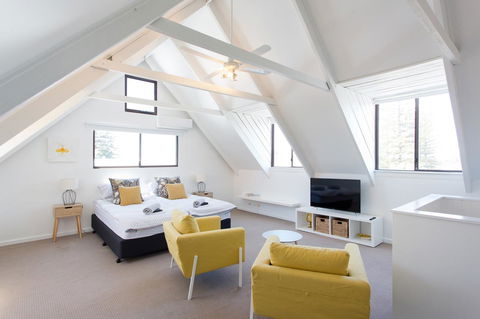 Monument Hill Townhouse - Fremantle - Accommodation in Surfers Paradise 0
