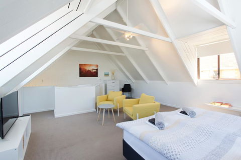 Monument Hill Townhouse - Fremantle - Accommodation in Surfers Paradise 2