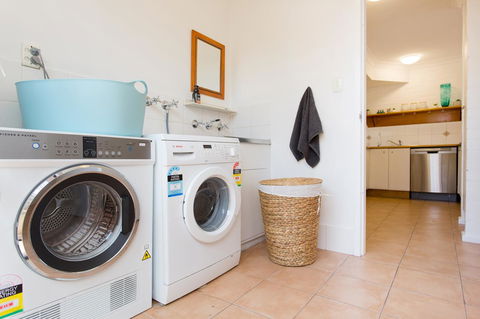 Monument Hill Townhouse - Fremantle - Accommodation in Surfers Paradise 20