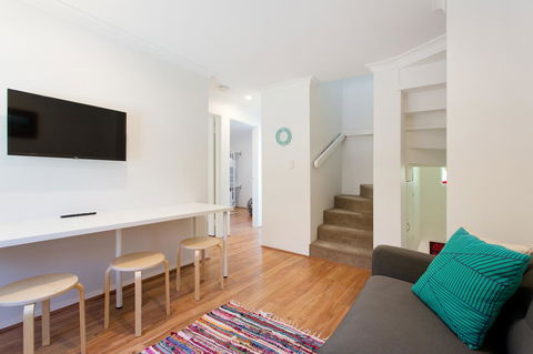 Monument Hill Townhouse - Fremantle - Accommodation in Surfers Paradise 10
