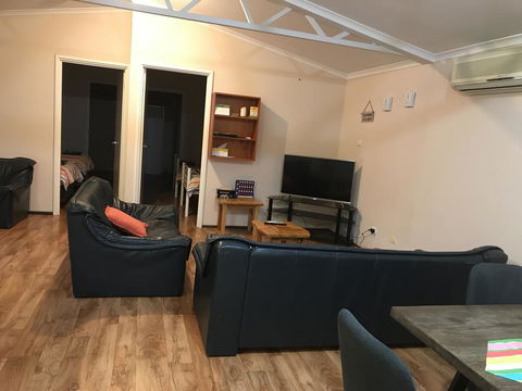 Sabai Accommodation - Accommodation in Surfers Paradise 14