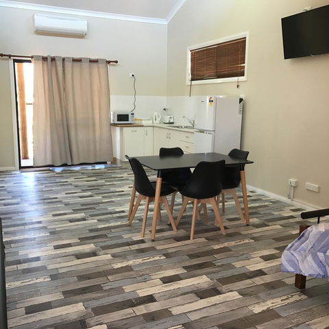 Sabai Accommodation - Accommodation in Surfers Paradise 4