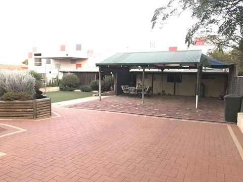 Sabai Accommodation - Accommodation in Surfers Paradise 15