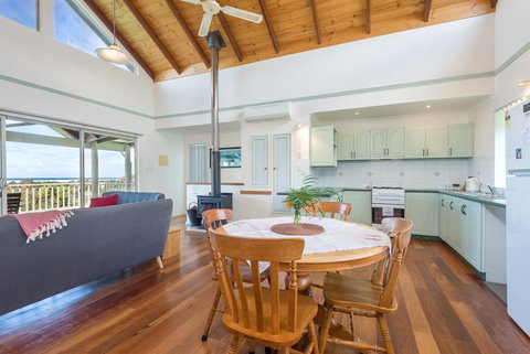 Surfside Ocean Beach Denmark Holiday Accommodation - Accommodation in Surfers Paradise 21