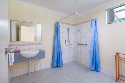 Surfside Ocean Beach Denmark Holiday Accommodation - Accommodation in Surfers Paradise 38