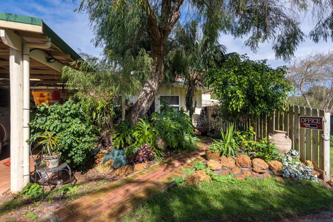 Surfside Ocean Beach Denmark Holiday Accommodation - Accommodation in Surfers Paradise 5