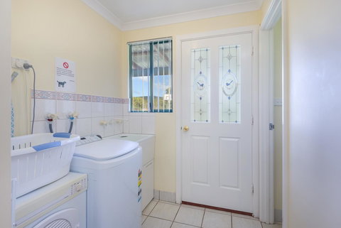 Surfside Ocean Beach Denmark Holiday Accommodation - Accommodation in Surfers Paradise 25