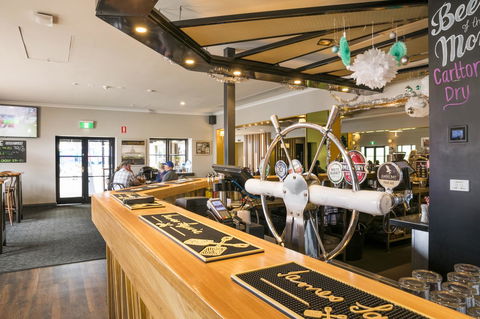 Nightcap At The Ship Inn - Accommodation in Surfers Paradise 13
