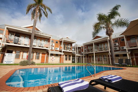 Nightcap At The Ship Inn - Accommodation in Surfers Paradise 35