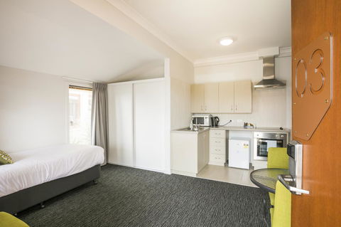 Nightcap At The Ship Inn - Accommodation in Surfers Paradise 32