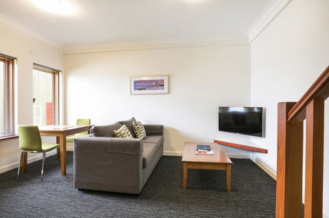 Nightcap At The Ship Inn - Accommodation in Surfers Paradise 28