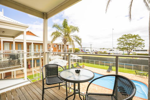 Nightcap At The Ship Inn - Accommodation in Surfers Paradise 26