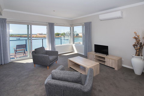 Oceans Edge - Busselton - Accommodation in Surfers Paradise 6