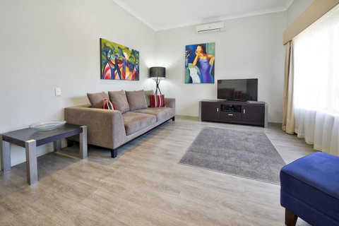 Vintages Accommodation - Accommodation in Surfers Paradise 12