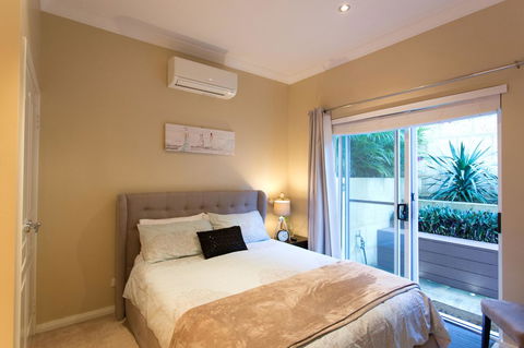 Sorrento Beach Manor - Accommodation in Surfers Paradise 28