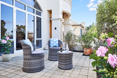 Sorrento Beach Manor - Accommodation in Surfers Paradise 1