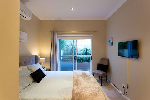 Sorrento Beach Manor - Accommodation in Surfers Paradise 31