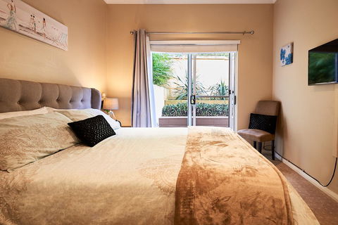 Sorrento Beach Manor - Accommodation in Surfers Paradise 20