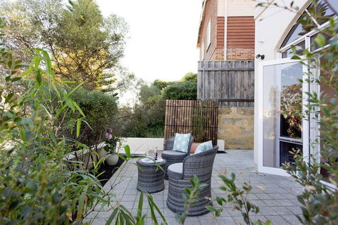 Sorrento Beach Manor - Accommodation in Surfers Paradise 10