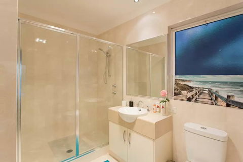 Sorrento Beach Manor - Accommodation in Surfers Paradise 21