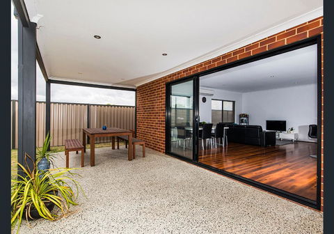 Vacation Home - Accommodation in Surfers Paradise 8