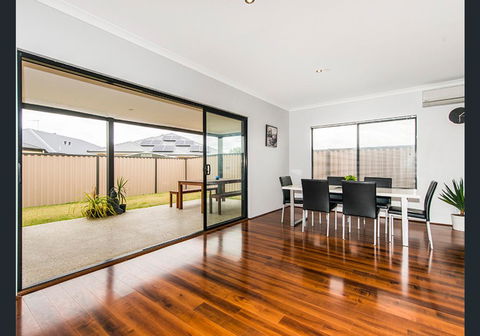 Vacation Home - Accommodation in Surfers Paradise 7