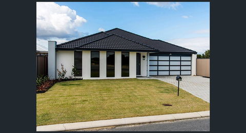 Vacation Home - Accommodation in Surfers Paradise 4