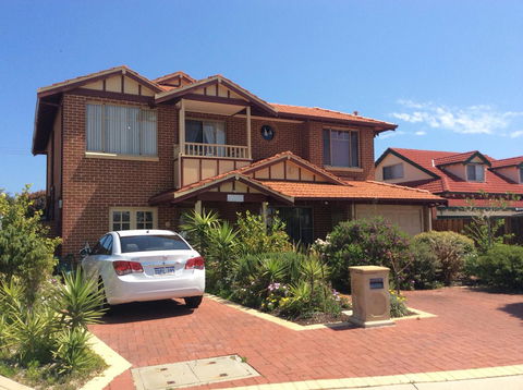Crossland House - Accommodation in Surfers Paradise 12