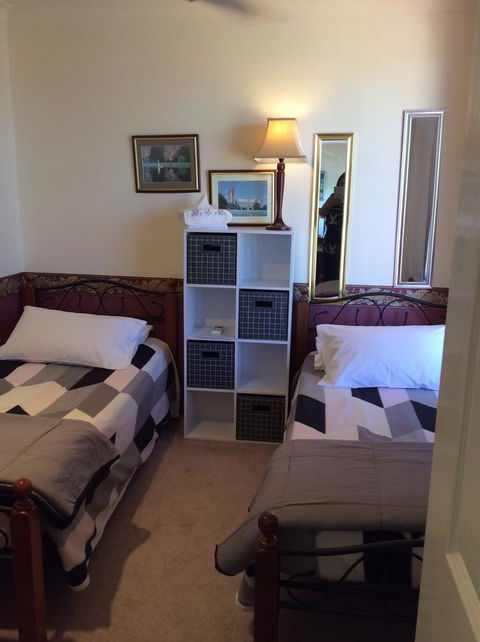 Crossland House - Accommodation in Surfers Paradise 11