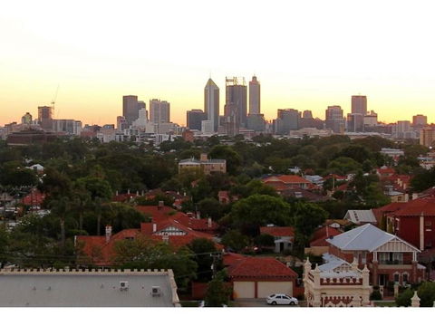 Lawley Luxury Views - Perth City, Swan River - Accommodation in Surfers Paradise 24