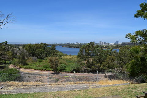 Lawley Luxury Views - Perth City, Swan River - Accommodation in Surfers Paradise 32