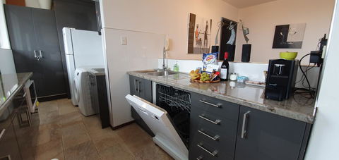 Lawley Luxury Views - Perth City, Swan River - Accommodation in Surfers Paradise 16
