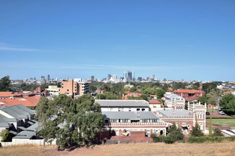 Lawley Luxury Views - Perth City, Swan River - Accommodation in Surfers Paradise 31