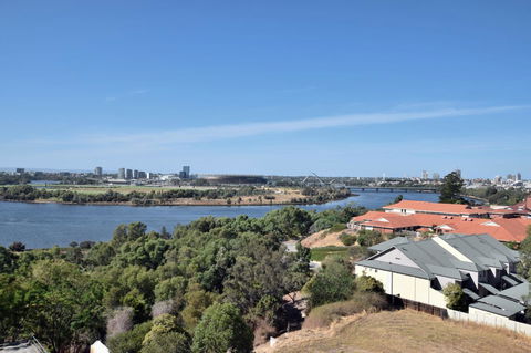 Lawley Luxury Views - Perth City, Swan River - Accommodation in Surfers Paradise 34
