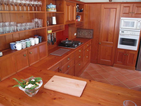 The Russell House - Accommodation in Surfers Paradise 1