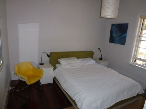 The Russell House - Accommodation in Surfers Paradise 12