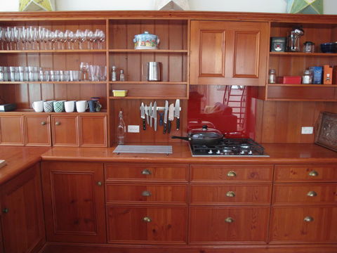 The Russell House - Accommodation in Surfers Paradise 2