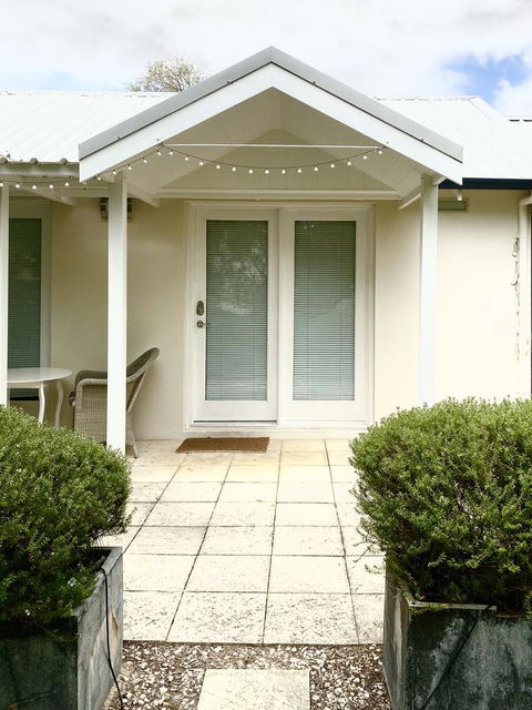 Whitesands Holiday Villas - Accommodation in Surfers Paradise 2