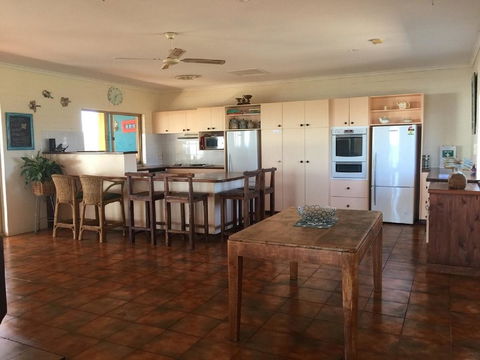 Surf Views - Accommodation in Surfers Paradise 6