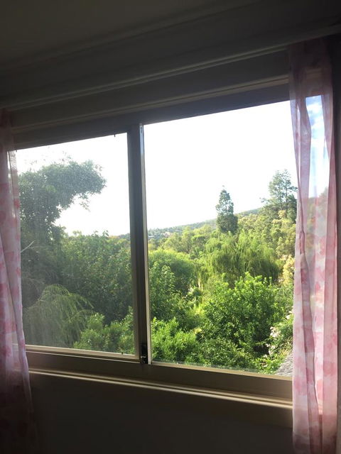 Bright & Beautiful Home On The Hills! - Accommodation in Surfers Paradise 19
