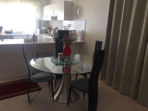 Bright & Beautiful Home On The Hills! - Accommodation in Surfers Paradise 10
